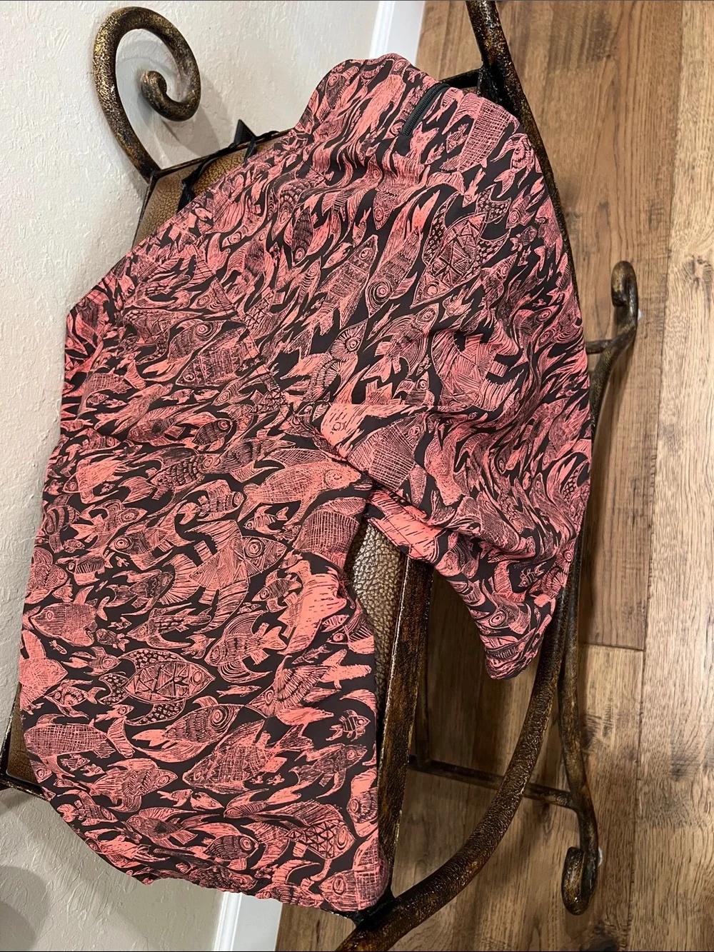 Like New Patagonia Wavefarer Board Coral 🪸 Black Fish Print Swim Surf Shorts!